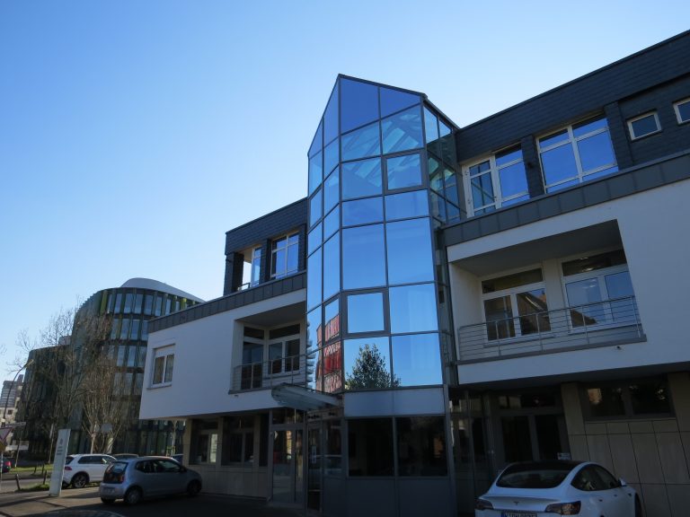 Seitenansicht 1 Zentrale des Deutschen Dachdecker Handwerks e.V., Fritz-Reuter-Str. 1, Köln © SNK architekten · ingenieure