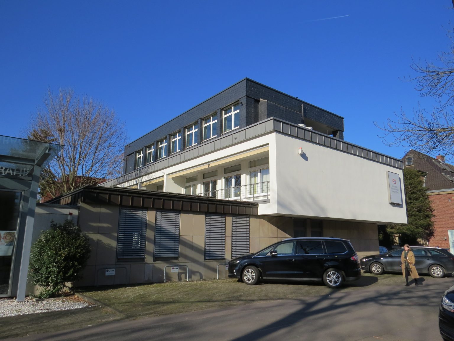 Außenansicht Zentrale des Deutschen Dachdecker Handwerks e.V., Fritz-Reuter-Str. 1, Köln © SNK architekten · ingenieure